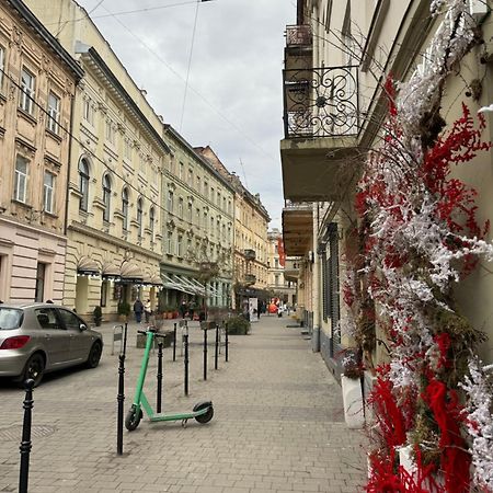Art Studio Near Opera Theatre Lviv Exterior foto